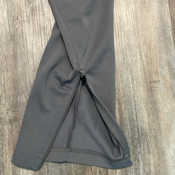 Under Armour Gray Tapered Zipper Bottom Jogger Pants Boys Large - Picture 7 of 7